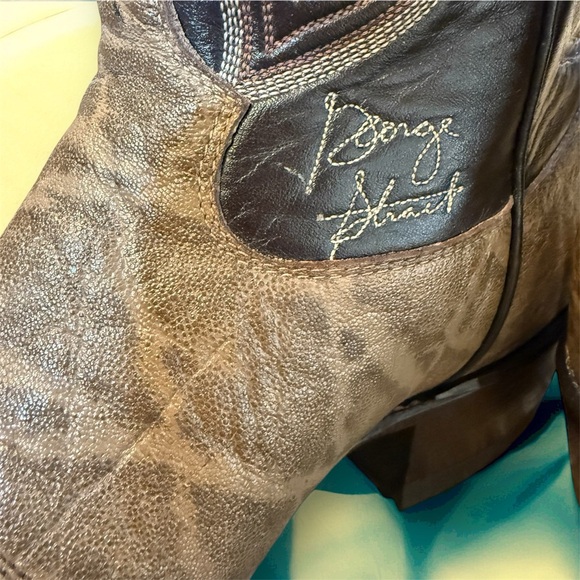 George Straight signed Authentic Elephant Boots by Tony Lama - Picture 12 of 16